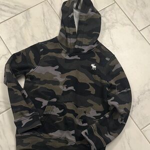 Like new Abercrombie kids Camouflage Hoodie size 9/10